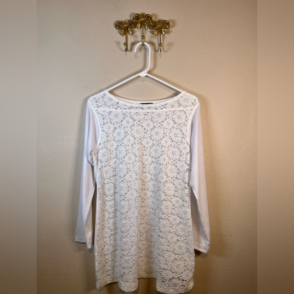 Nally & Millie White Lace Front Long Sleeve Top. Sheer. Size M